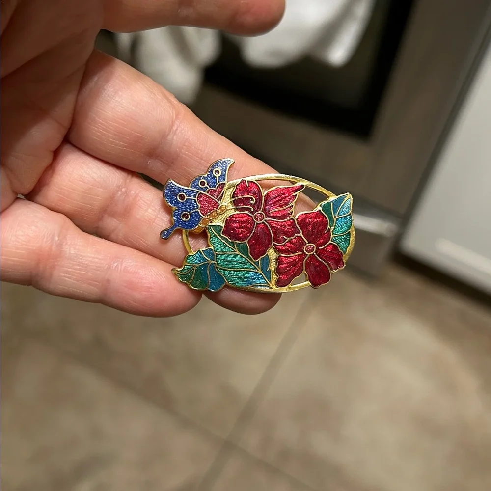 Butterfly Brooch with flowers Design Cloisinne